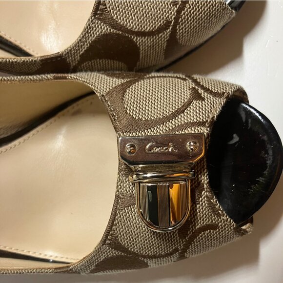 COACH Helaine Peep Toe Monogram Buckle Pumps Women’s Size 7.5M Khaki - Picture 11 of 15